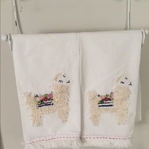 Llama hand towels